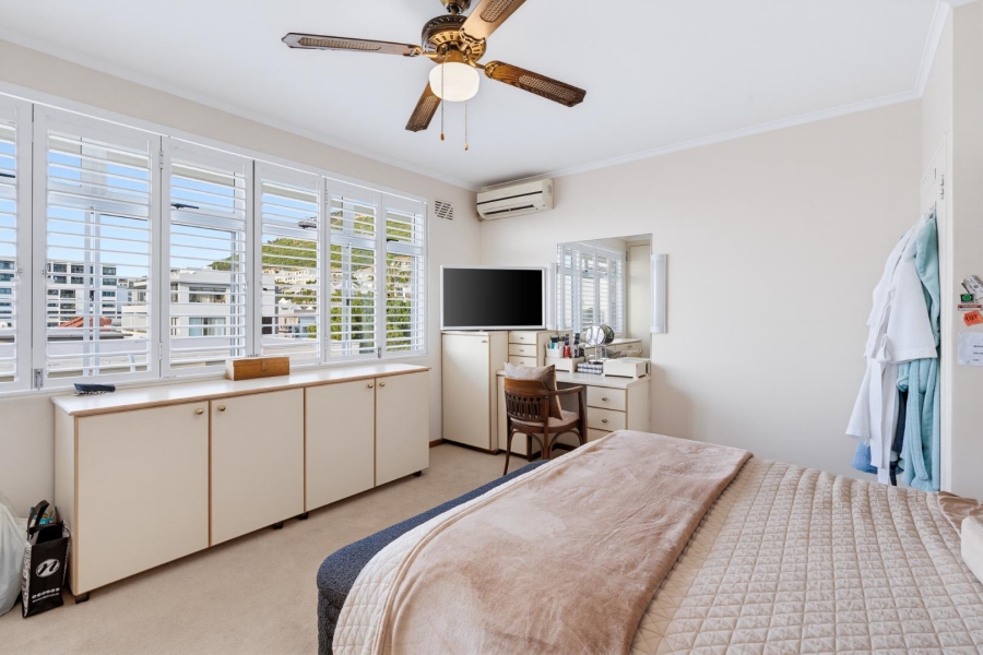 2 Bedroom Property for Sale in Sea Point Western Cape